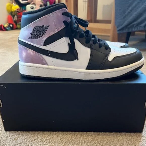 NIKE Air Jordan 1  Mid SE - Picture 3 of 5